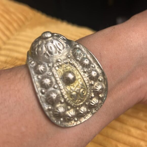 Unique Tribal Cuff - Picture 3 of 4